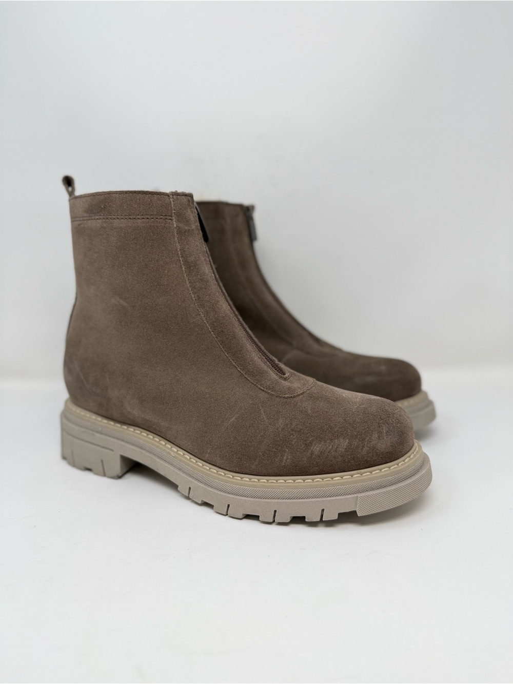 New La Canadienne Delta Shearling Lined Bootie In Stone Suede Sz 8